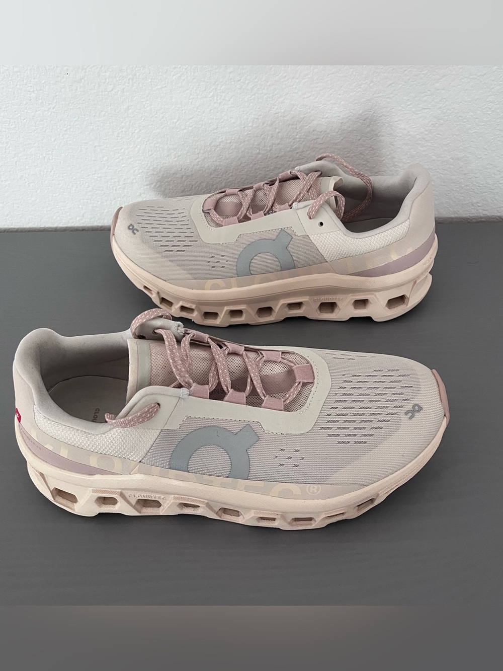 On Running Cloudmonster Moon Fawn 61.97785 Running Sneakers Shoes Women’s Sz 9.5 - Picture 2 of 7